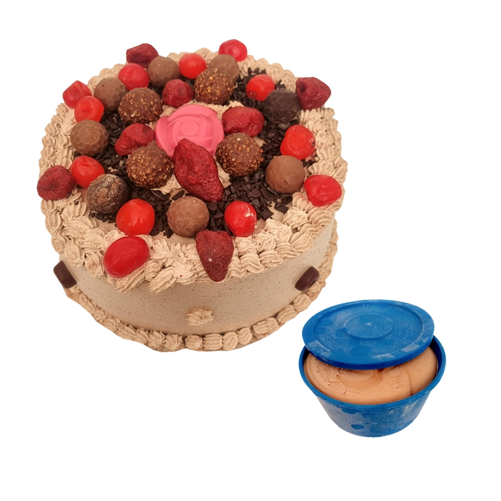 Cake chocolate de nata y frutos rojos (12 comensales) + helado de crema