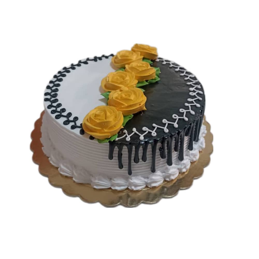 Cake en blanco y negro con rosas amarillas